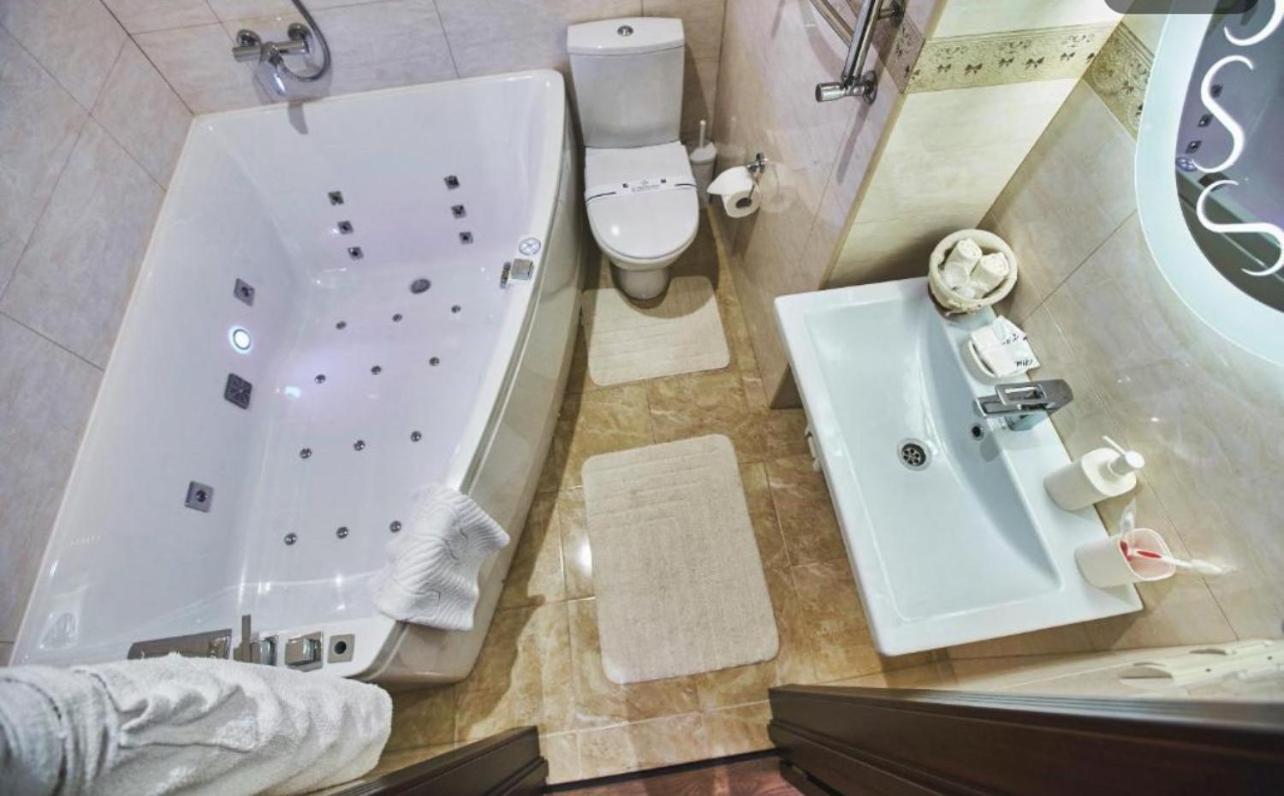 Готель Ангел На Великій Кільцевій Sofiivska Borshchahivka Bagian luar foto